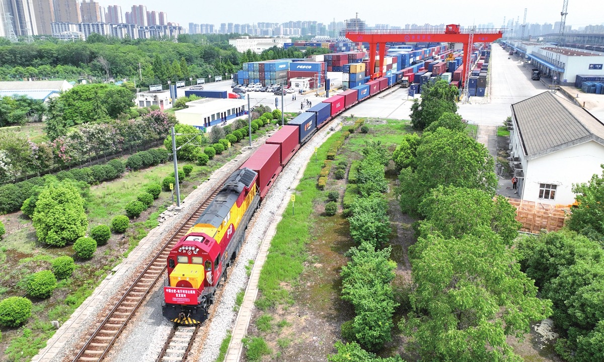 Kazakhstan's first deputy prime minister ignites innovation at China-Europe Railway Express Forum 